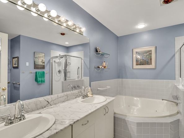 274 Bishops Forest Drive 274, Waltham MA 02452