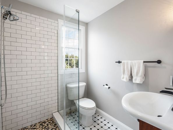 138 North St B, Salem MA 01970