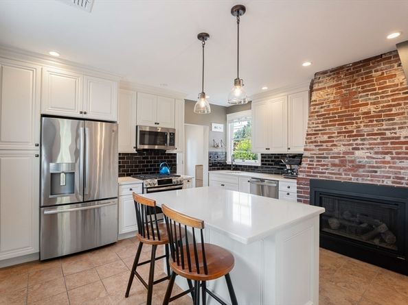 138 North St B, Salem MA 01970