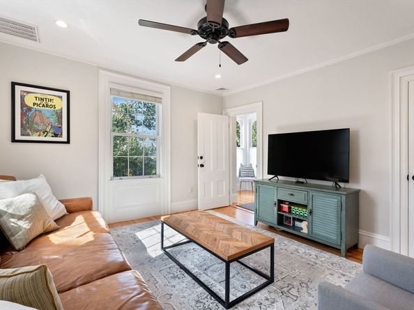 138 North St B, Salem MA 01970