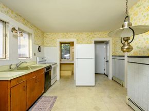 72 Waterston Ave, Quincy MA 02170