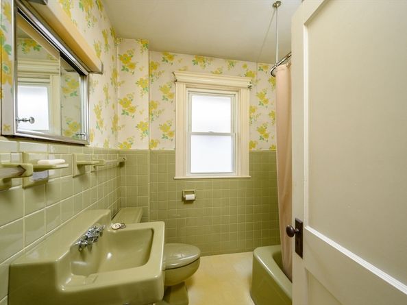 72 Waterston Ave, Quincy MA 02170