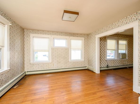 72 Waterston Ave, Quincy MA 02170