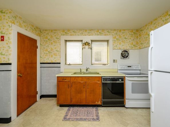 72 Waterston Ave, Quincy MA 02170