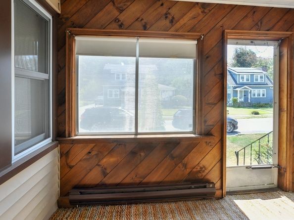 27 Swan Ave, Weymouth MA 02190