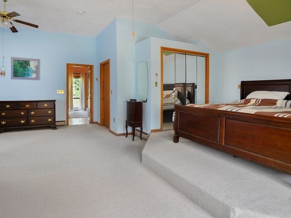 27 Swan Ave, Weymouth MA 02190