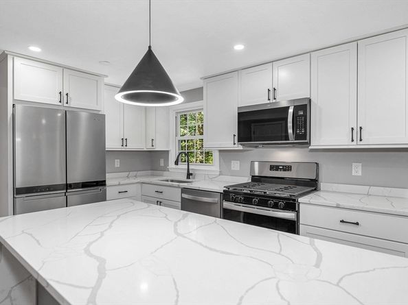 3 Horseshoe Rd, Chelmsford MA 01824
