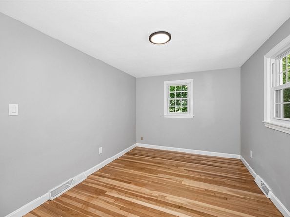 3 Horseshoe Rd, Chelmsford MA 01824