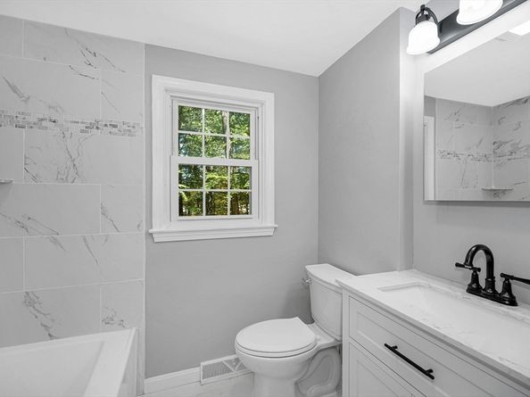 3 Horseshoe Rd, Chelmsford MA 01824
