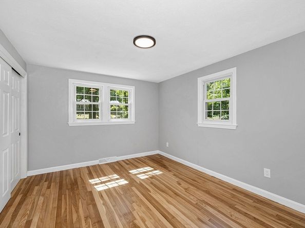3 Horseshoe Rd, Chelmsford MA 01824