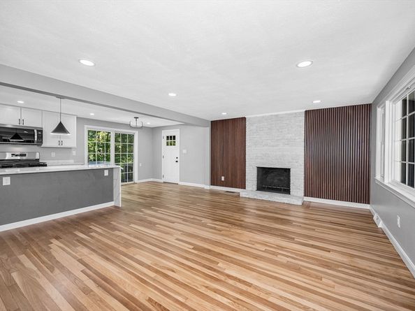 3 Horseshoe Rd, Chelmsford MA 01824