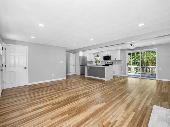 3 Horseshoe Rd, Chelmsford MA 01824