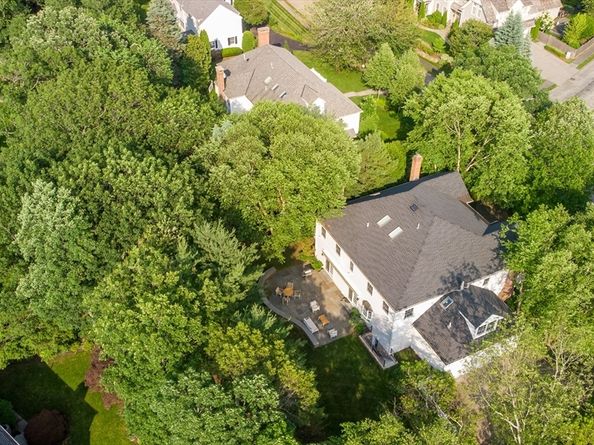 85 Monadnock Rd, Wellesley MA 02481