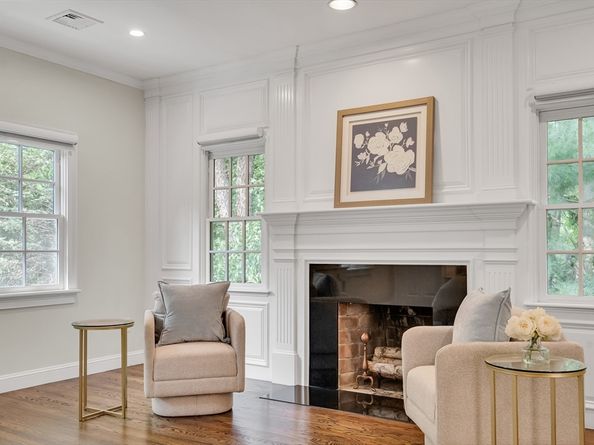 85 Monadnock Rd, Wellesley MA 02481