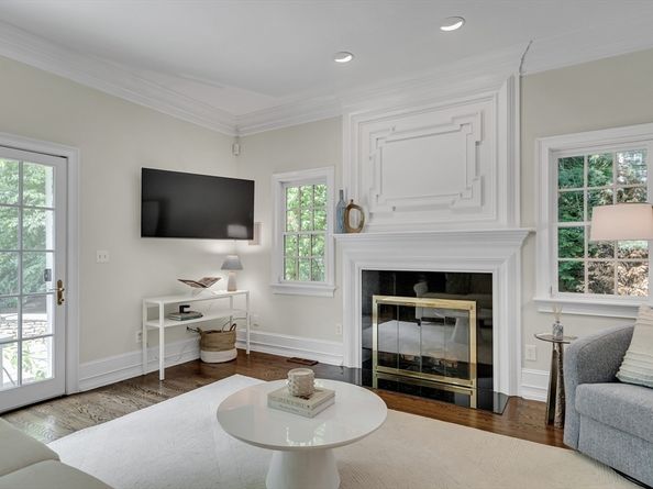 85 Monadnock Rd, Wellesley MA 02481