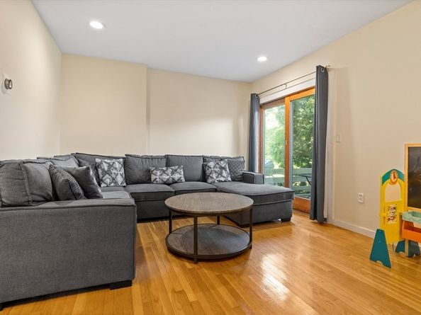 407 Great Rd 9, Acton MA 01720