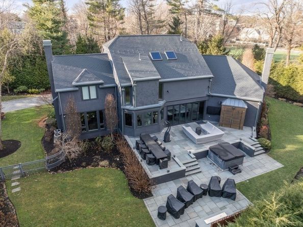 682 Hammond, Brookline MA 02467