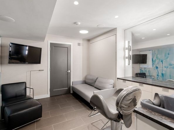 682 Hammond, Brookline MA 02467