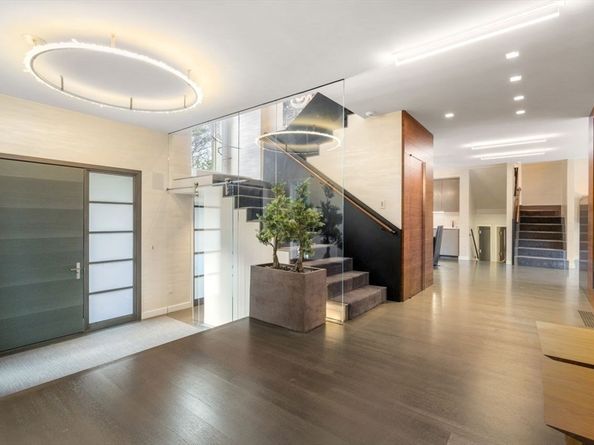 682 Hammond, Brookline MA 02467