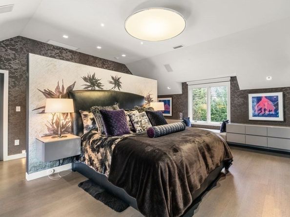 682 Hammond, Brookline MA 02467
