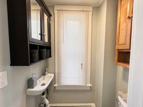 38 Hazel St, Fitchburg MA 01420