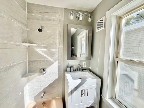 38 Hazel St, Fitchburg MA 01420