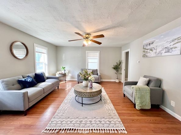 38 Hazel St, Fitchburg MA 01420