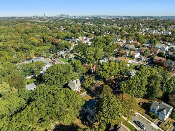 85 Gridley St, Quincy MA 02169