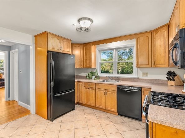 85 Gridley St, Quincy MA 02169