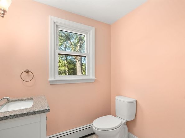 85 Gridley St, Quincy MA 02169