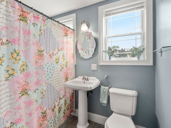 62 Redfield St 62, Boston MA 02122