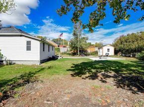 5 Hermitage Rd, Marion MA 02738