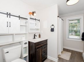 5 Hermitage Rd, Marion MA 02738