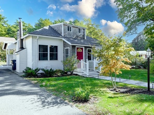 5 Hermitage Rd, Marion MA 02738