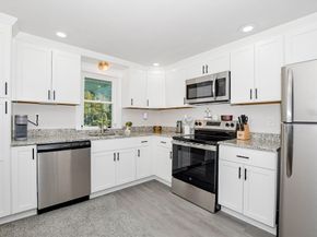 5 Hermitage Rd, Marion MA 02738