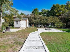 5 Hermitage Rd, Marion MA 02738