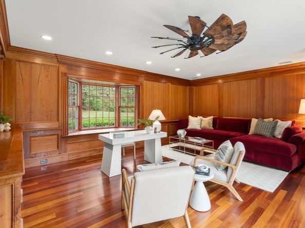 267 Dedham St, Dover MA 02030