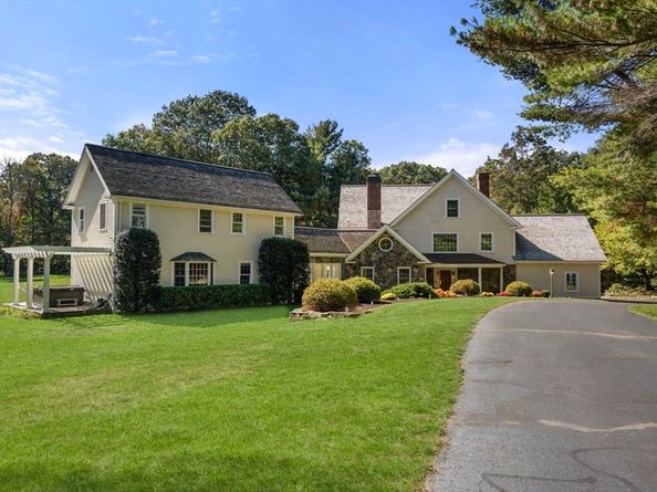 267 Dedham St, Dover MA 02030