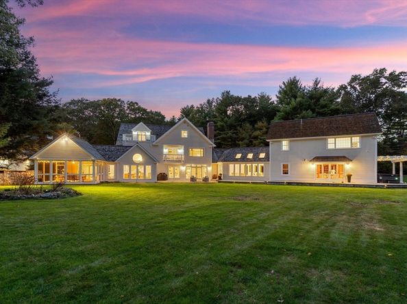 267 Dedham St, Dover MA 02030