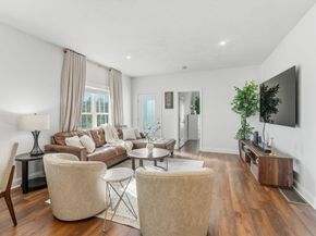 8 Indian Circle 8, Holden MA 01520