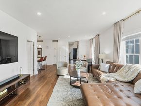 8 Indian Circle 8, Holden MA 01520