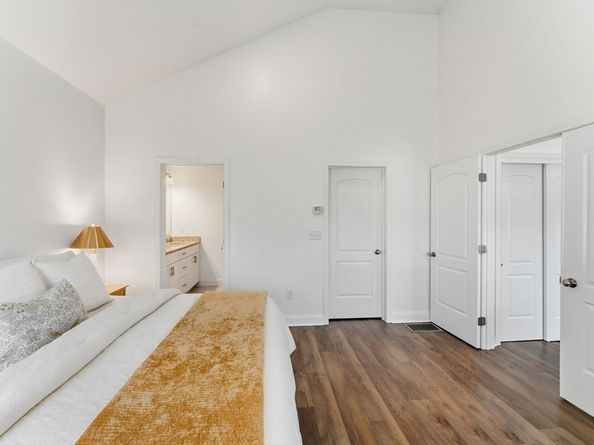 8 Indian Circle 8, Holden MA 01520