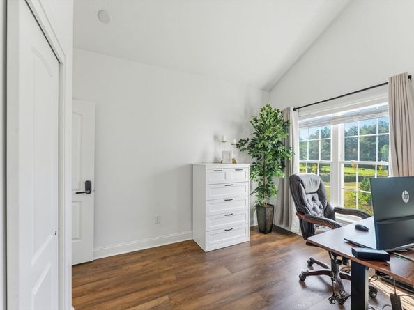 8 Indian Circle 8, Holden MA 01520