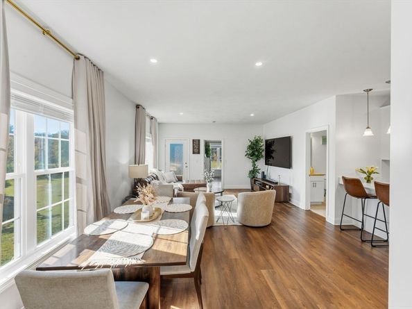 8 Indian Circle 8, Holden MA 01520