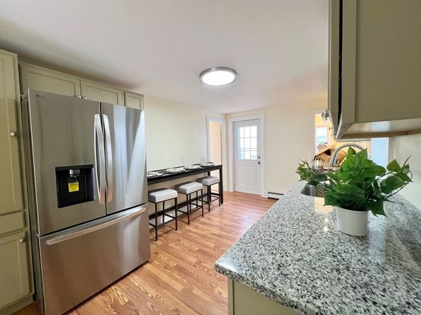 36 Hazel St, Fitchburg MA 01420