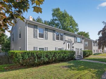 132 Woodley Ave