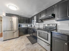 33 Pages Ct, Billerica MA 01821