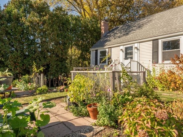 33 Pages Ct, Billerica MA 01821