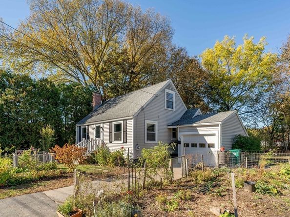 33 Pages Ct, Billerica MA 01821