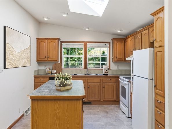 15 Colonial Lane, Winchendon MA 01475